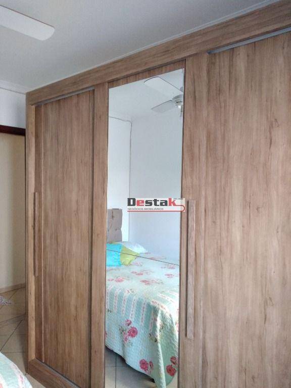 Apartamento à venda com 3 quartos, 180m² - Foto 9