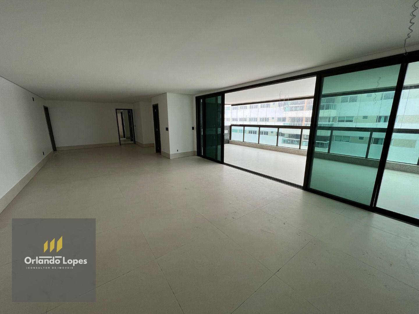 Apartamento à venda com 4 quartos, 288m² - Foto 1