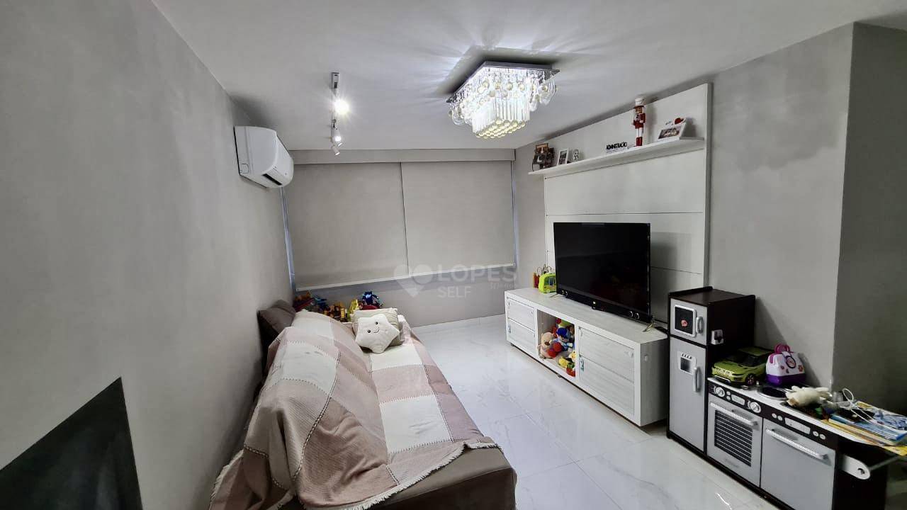 Apartamento à venda com 3 quartos, 130m² - Foto 2