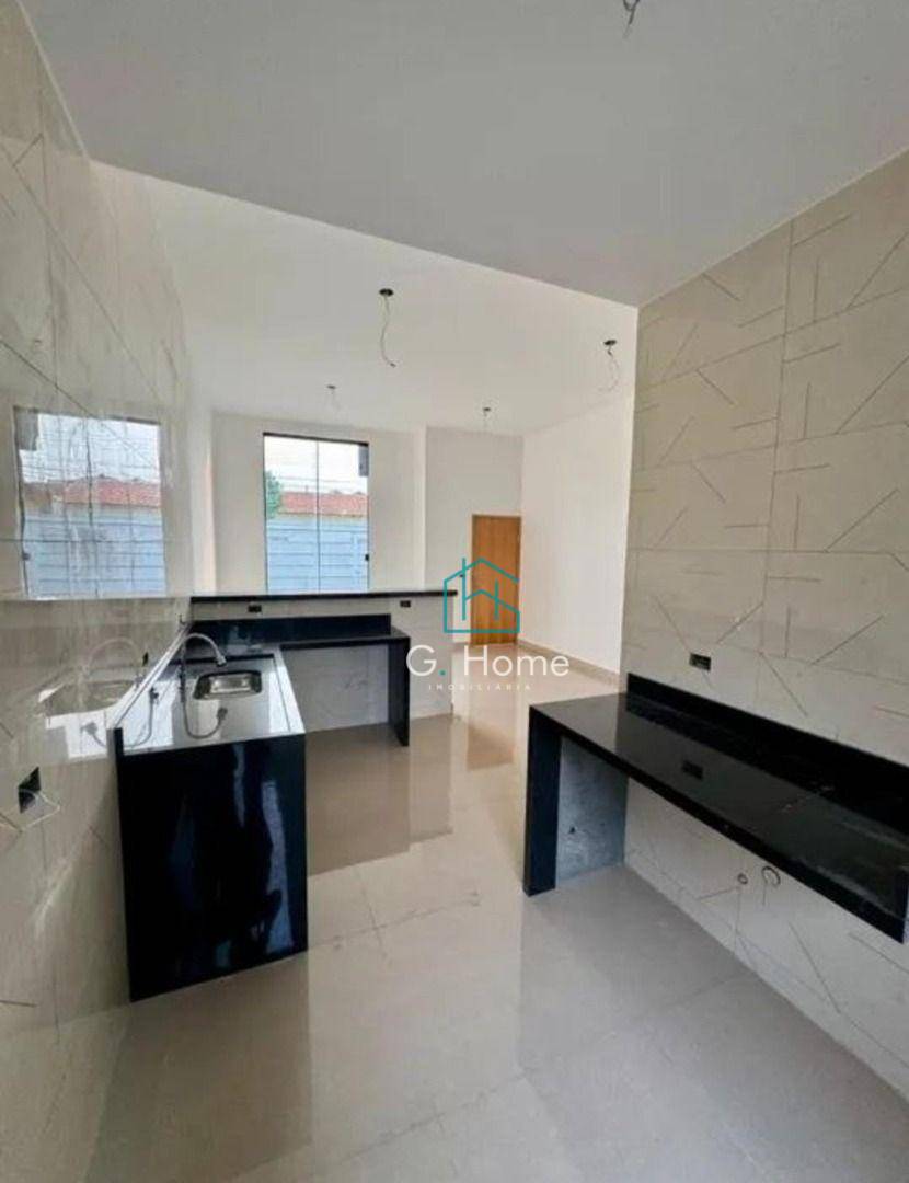 Casa à venda com 3 quartos, 80m² - Foto 4