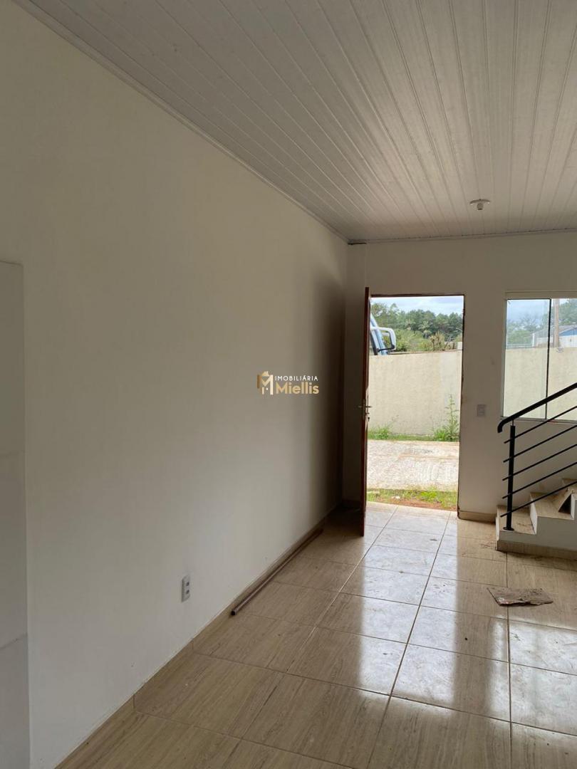 Casa à venda com 2 quartos, 45m² - Foto 2