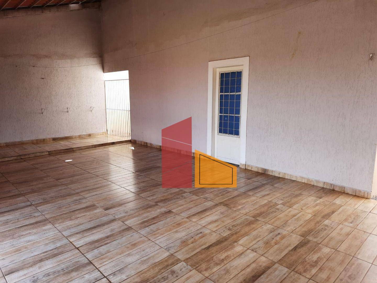 Casa à venda com 3 quartos, 130m² - Foto 1