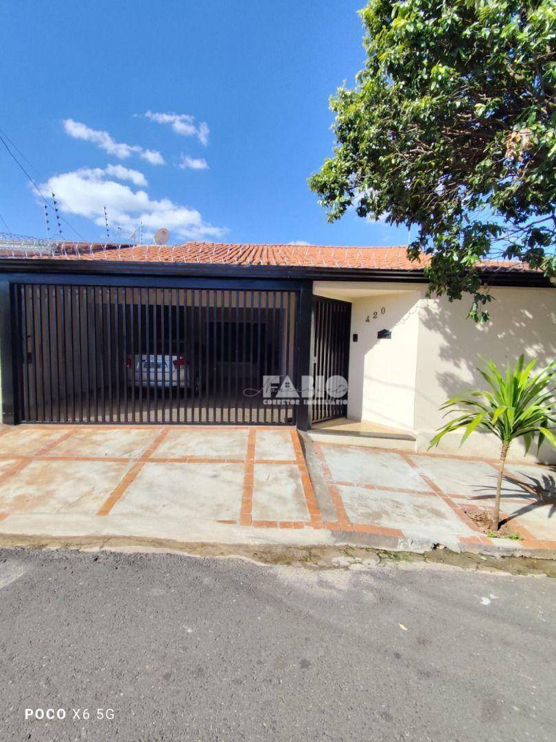 Casa à venda com 3 quartos, 163m² - Foto 2
