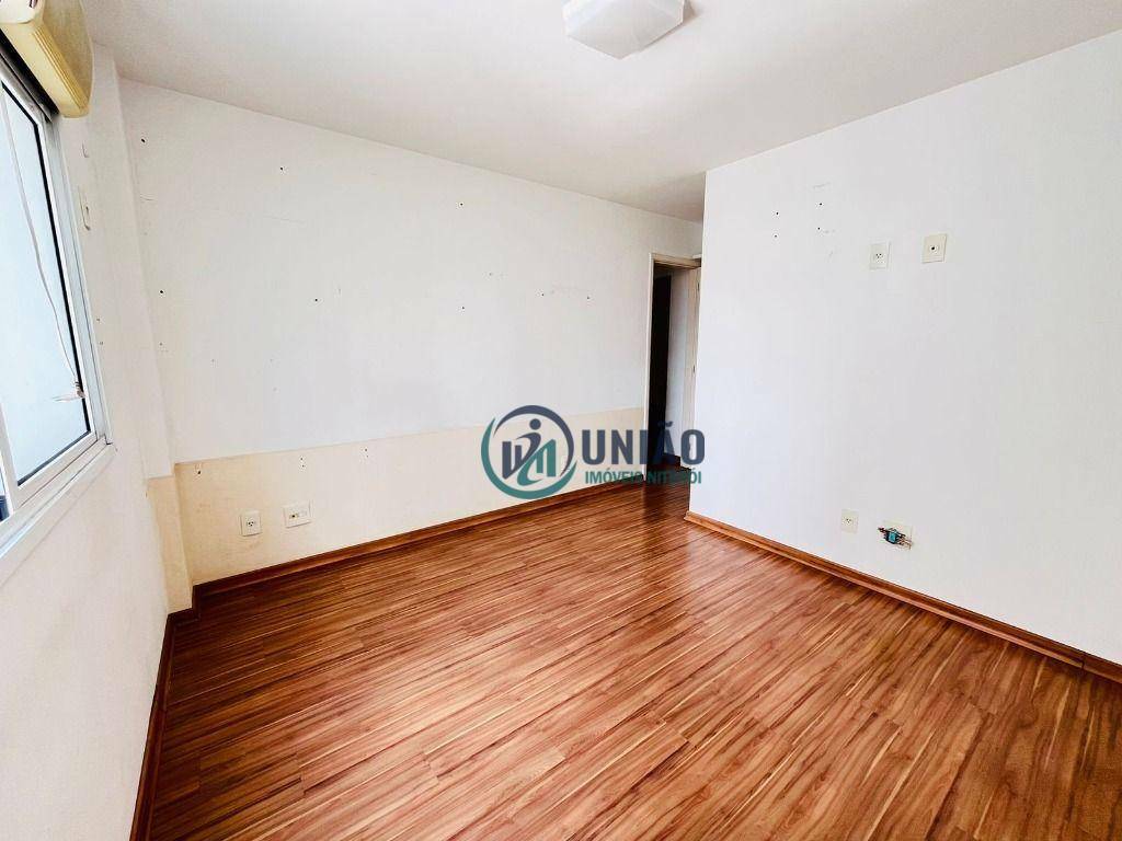 Apartamento à venda com 3 quartos, 150m² - Foto 9