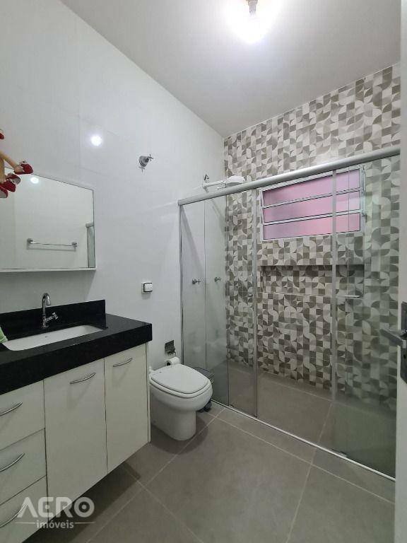 Casa à venda com 3 quartos, 248m² - Foto 21