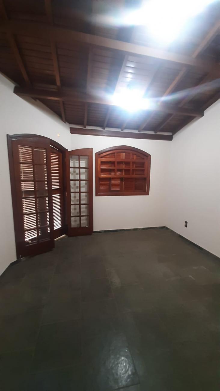 Casa à venda com 3 quartos, 250m² - Foto 10