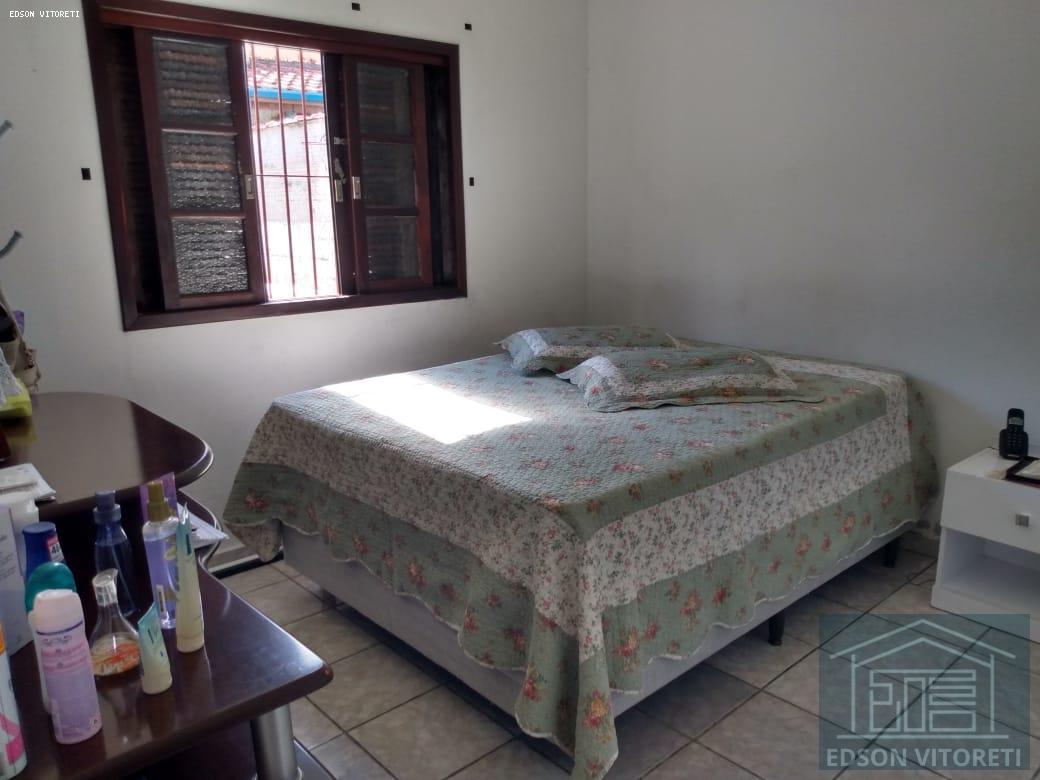 Casa à venda com 2 quartos, 72m² - Foto 8