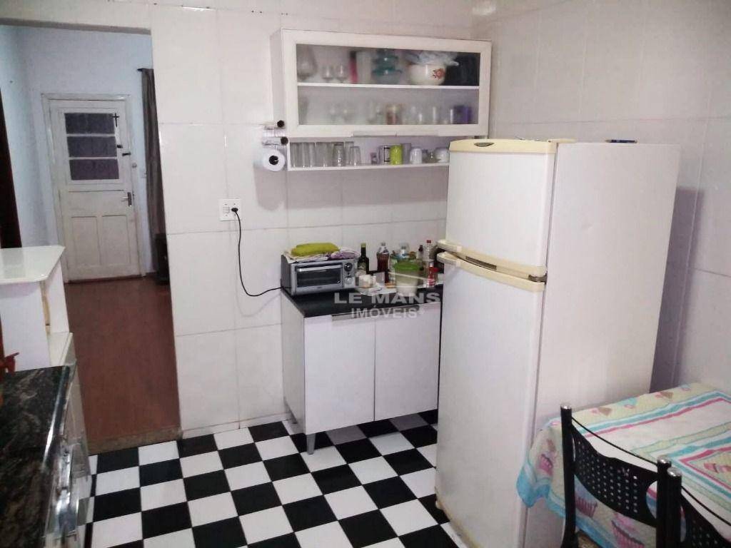 Casa à venda com 2 quartos, 70m² - Foto 8