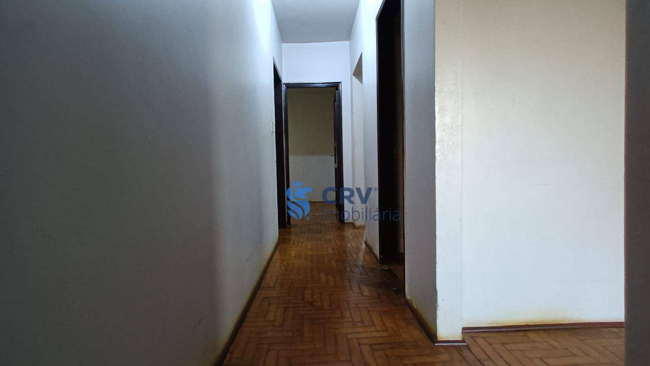 Casa à venda com 3 quartos, 320m² - Foto 9