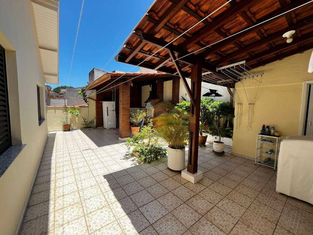 Casa à venda com 3 quartos, 219m² - Foto 39