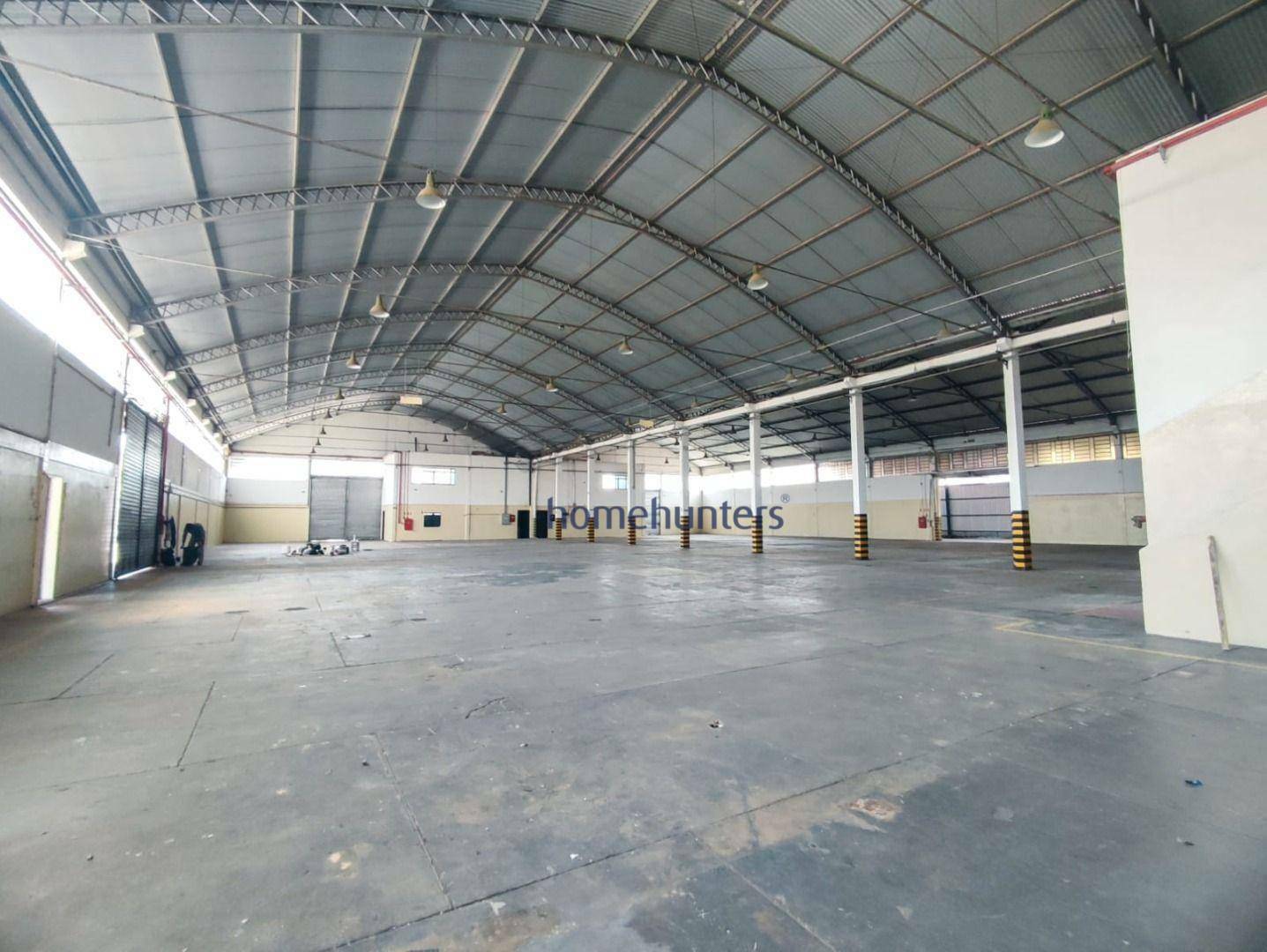 Depósito-Galpão-Armazém para alugar, 2700m² - Foto 1