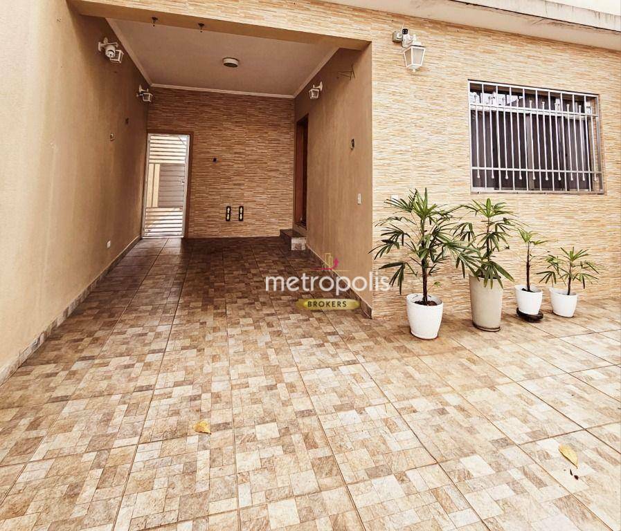 Sobrado à venda com 4 quartos, 220m² - Foto 1