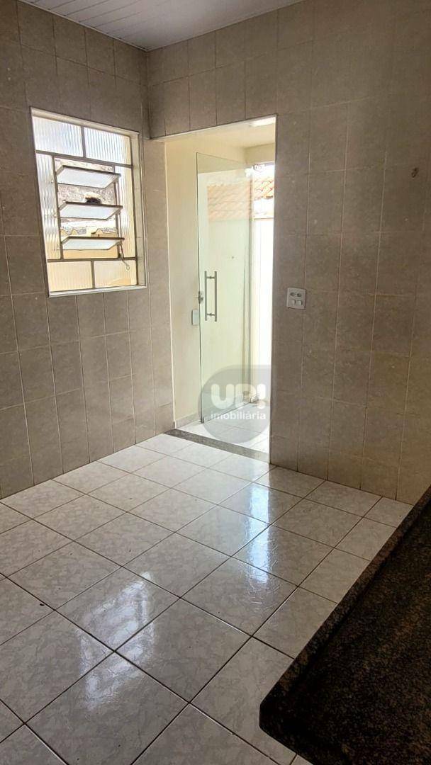 Casa à venda com 2 quartos, 62m² - Foto 6