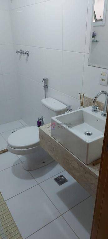 Apartamento à venda com 3 quartos, 120m² - Foto 19