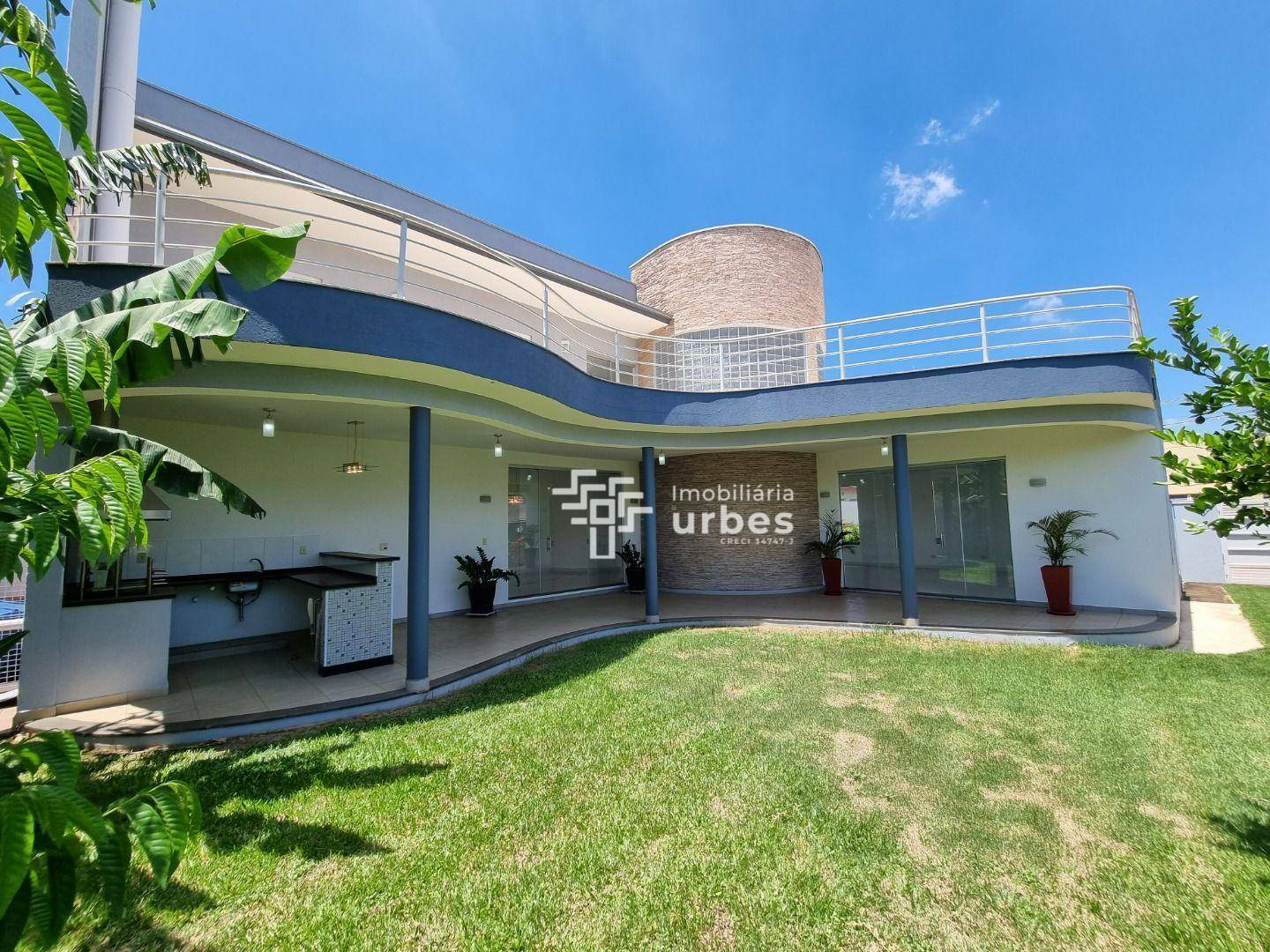 Casa à venda com 5 quartos, 400m² - Foto 1