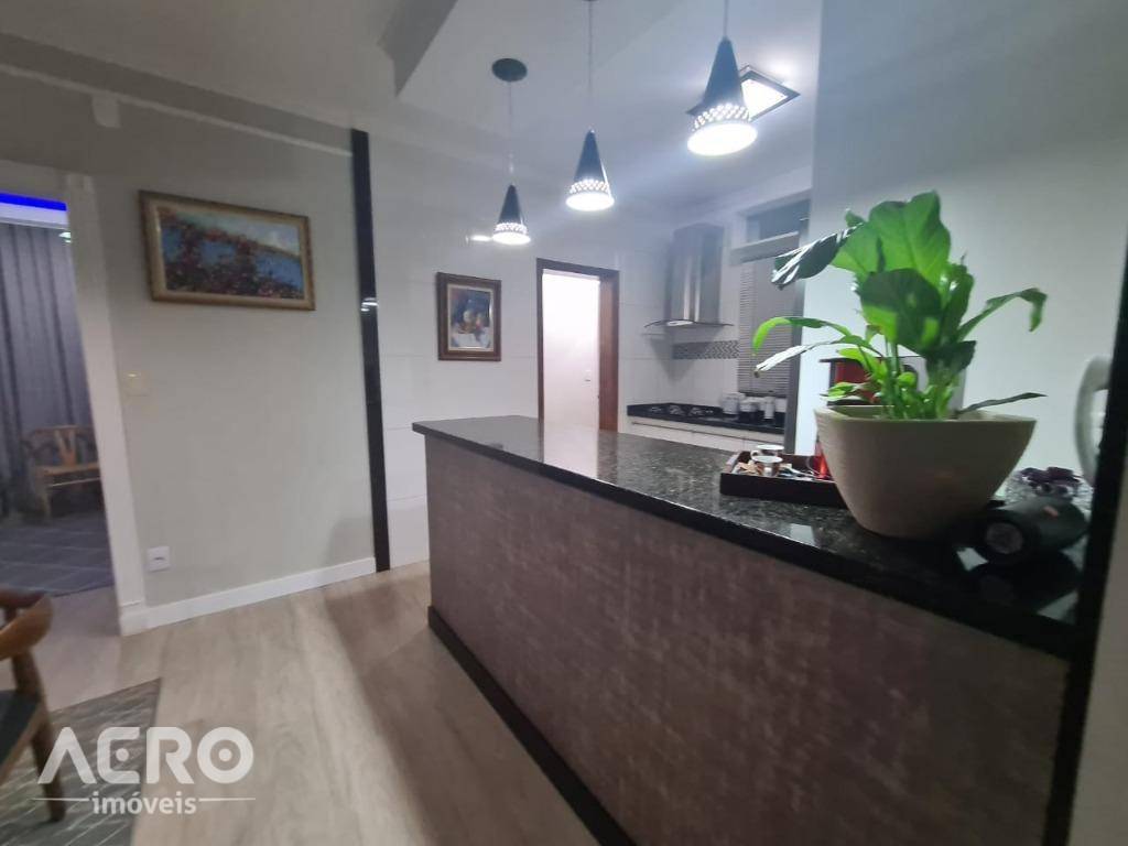 Casa à venda com 3 quartos, 205m² - Foto 18