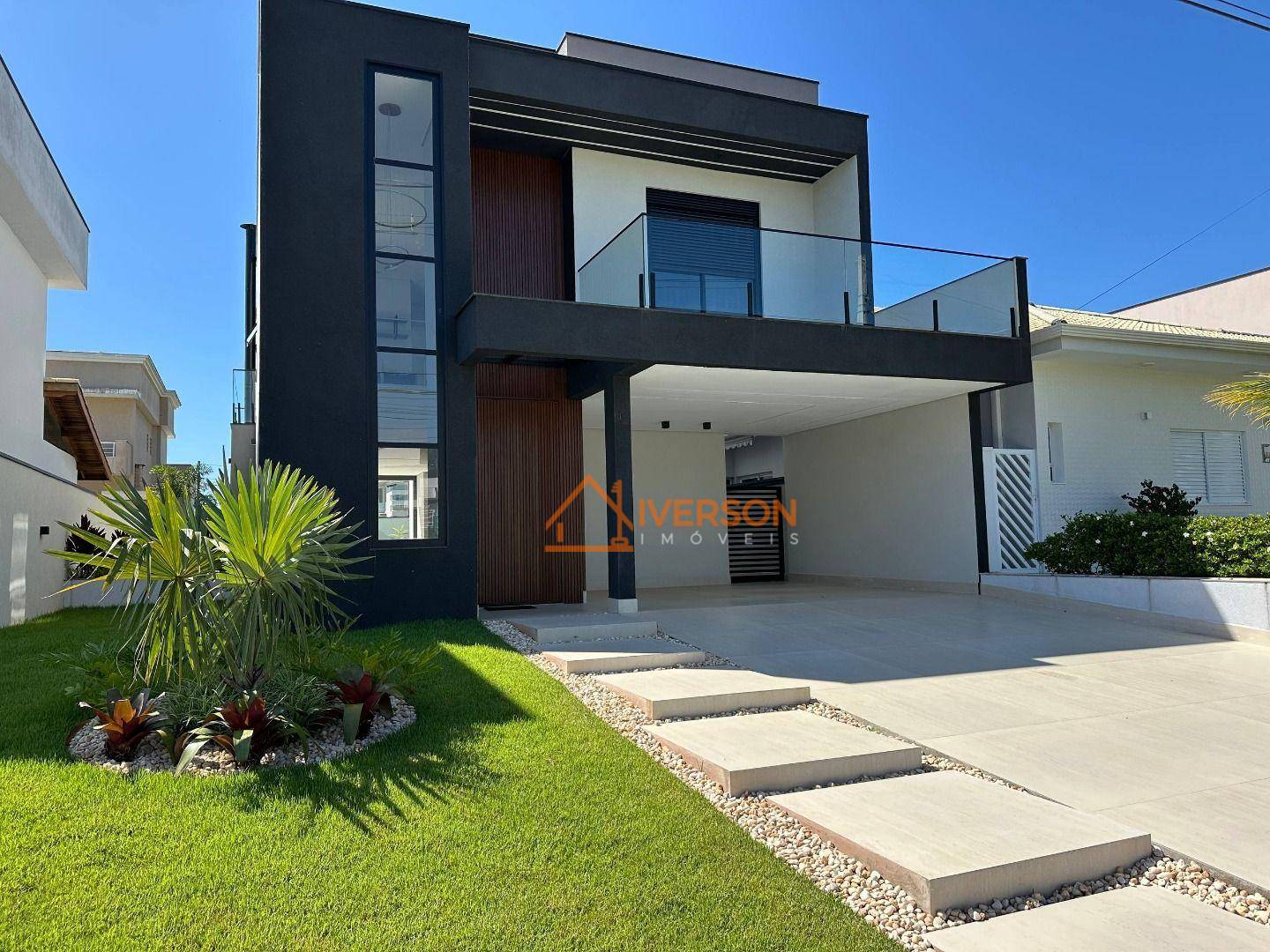 Sobrado, 4 quartos, 218 m² - Foto 1