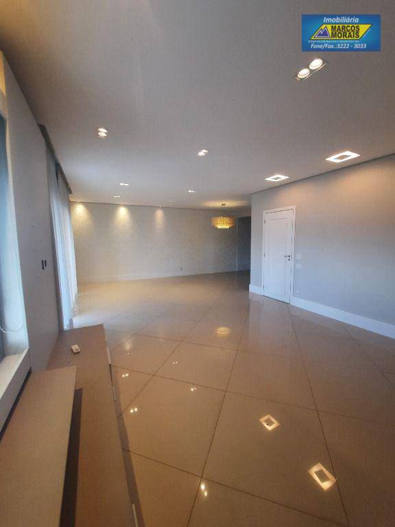 Apartamento à venda e aluguel com 3 quartos, 196m² - Foto 1