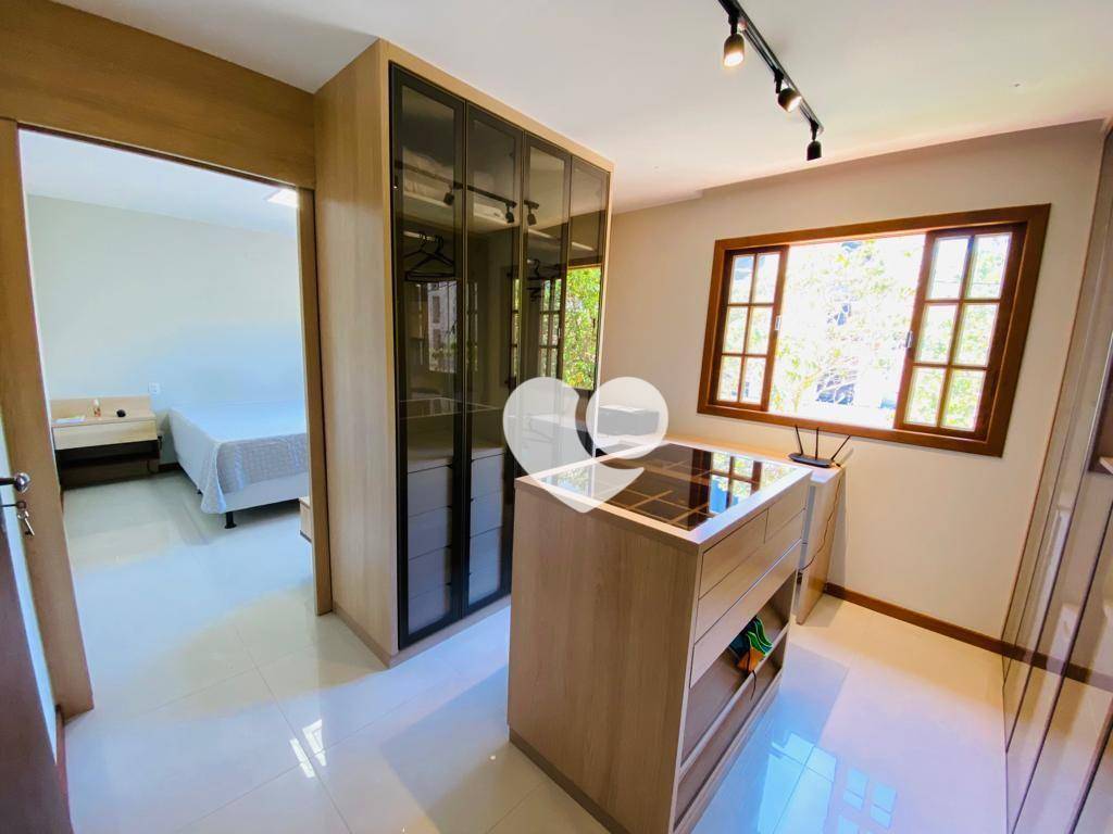 Casa de Condomínio à venda com 6 quartos, 215m² - Foto 14