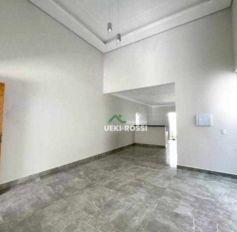 Casa à venda com 3 quartos, 97m² - Foto 1