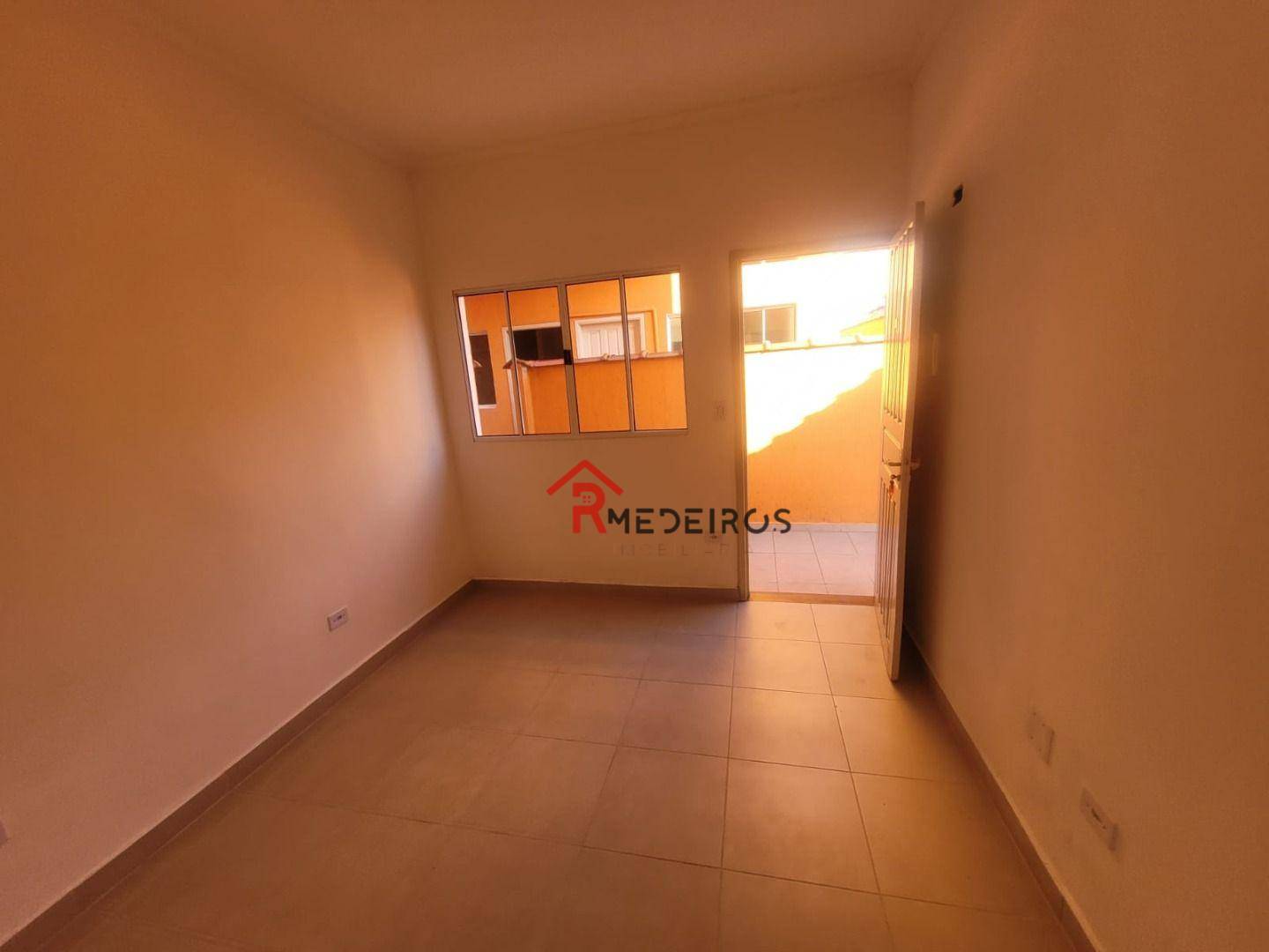 Sobrado à venda com 2 quartos, 70m² - Foto 1