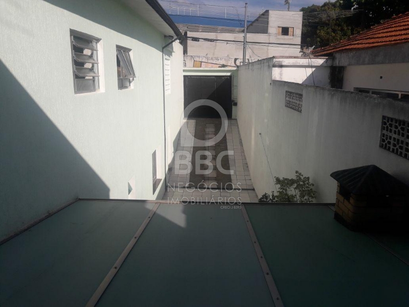 Casa à venda com 2 quartos, 240m² - Foto 1