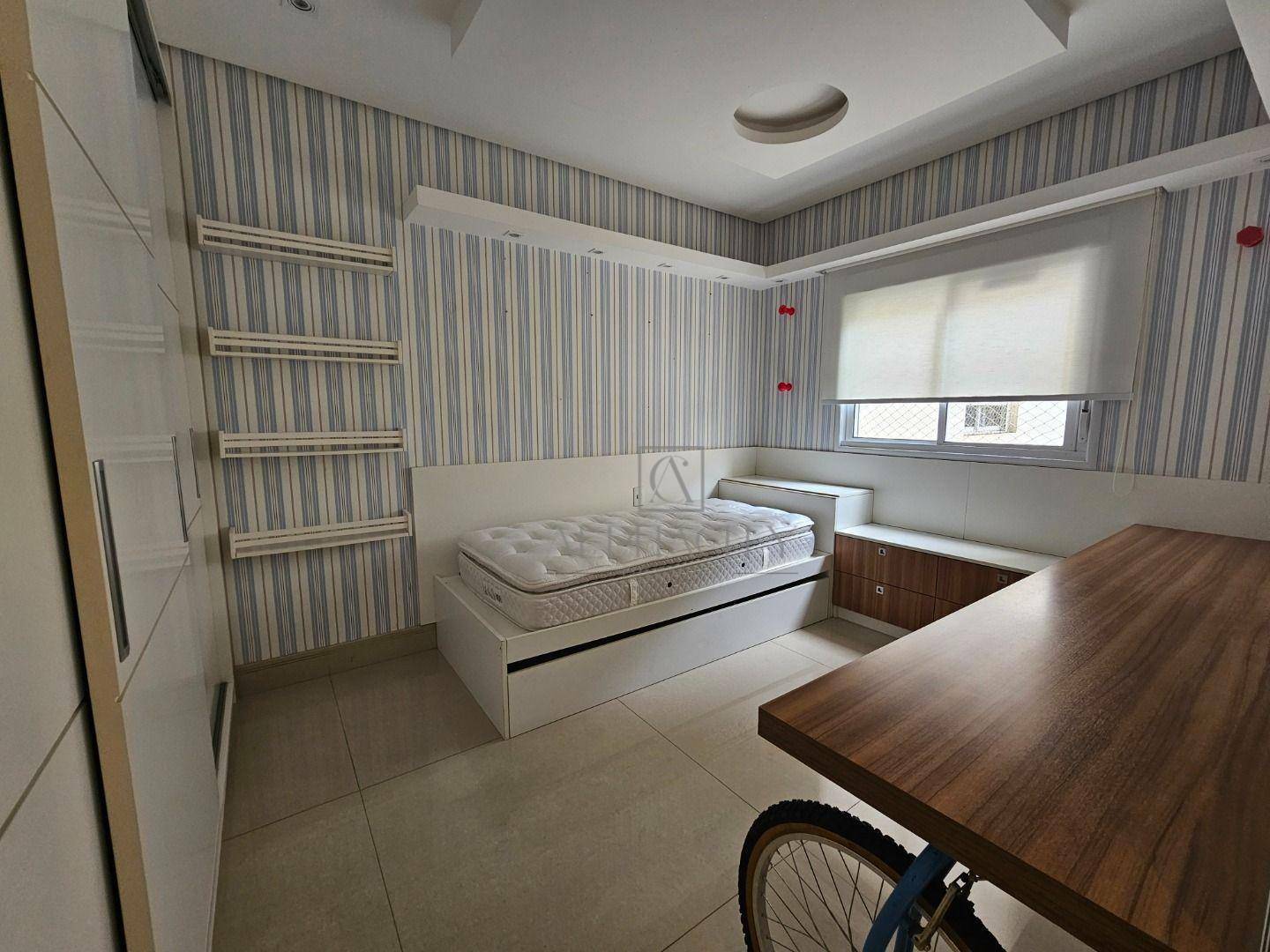 Apartamento à venda com 3 quartos, 212m² - Foto 10