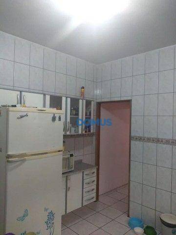 Casa à venda com 2 quartos, 80m² - Foto 2