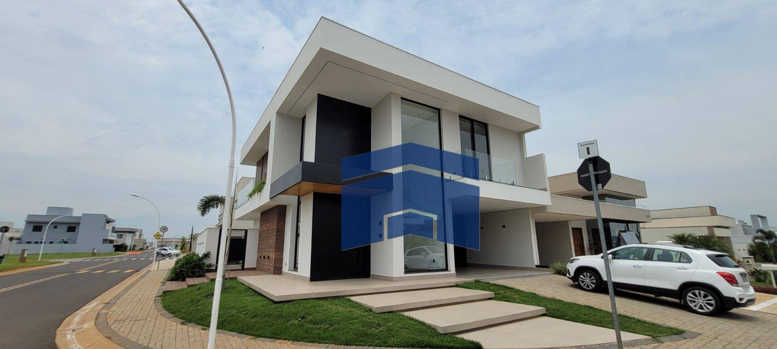 Sobrado à venda com 4 quartos, 287m² - Foto 2