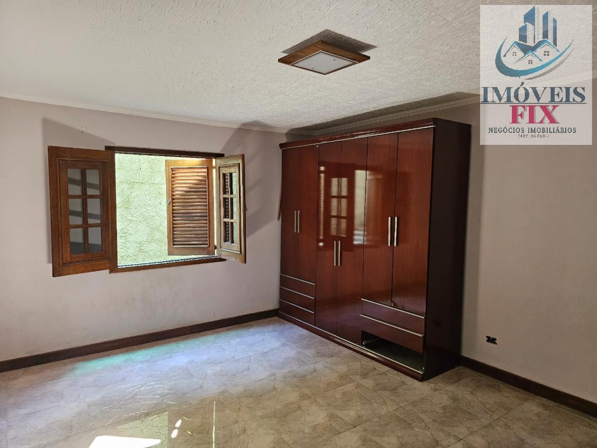 Casa à venda com 3 quartos, 250m² - Foto 10