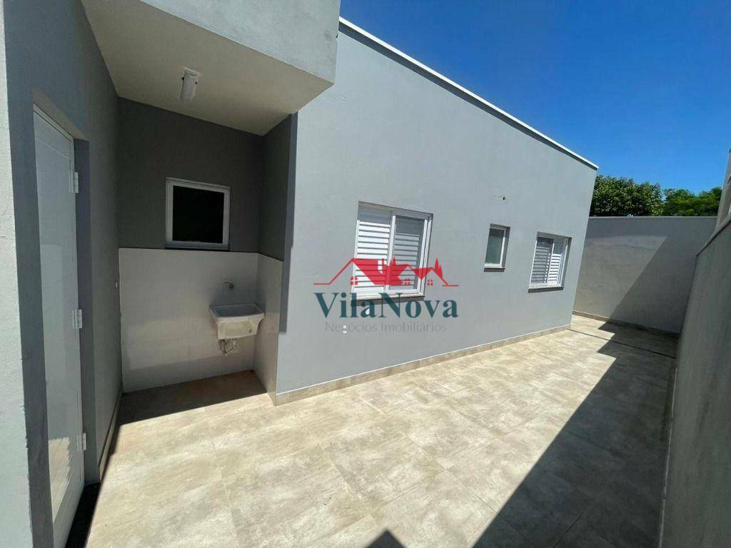 Casa à venda com 2 quartos, 62m² - Foto 4