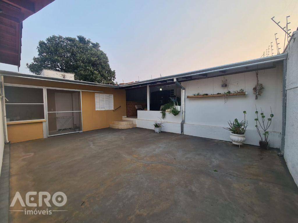 Casa à venda com 3 quartos, 248m² - Foto 12