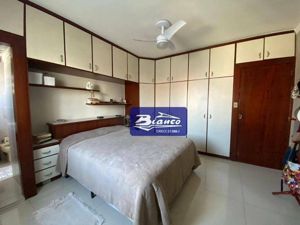 Sobrado à venda com 3 quartos, 218m² - Foto 9