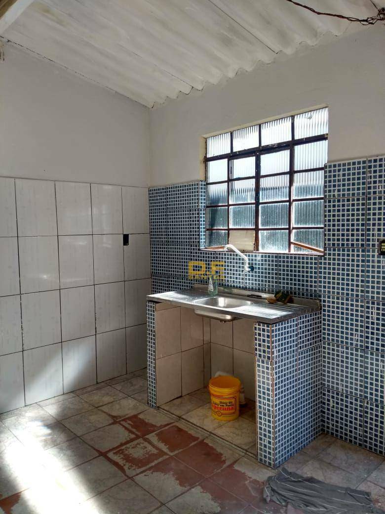 Casa à venda com 1 quarto, 50m² - Foto 4