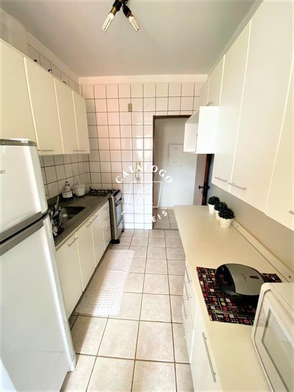 Apartamento à venda com 3 quartos, 76m² - Foto 2