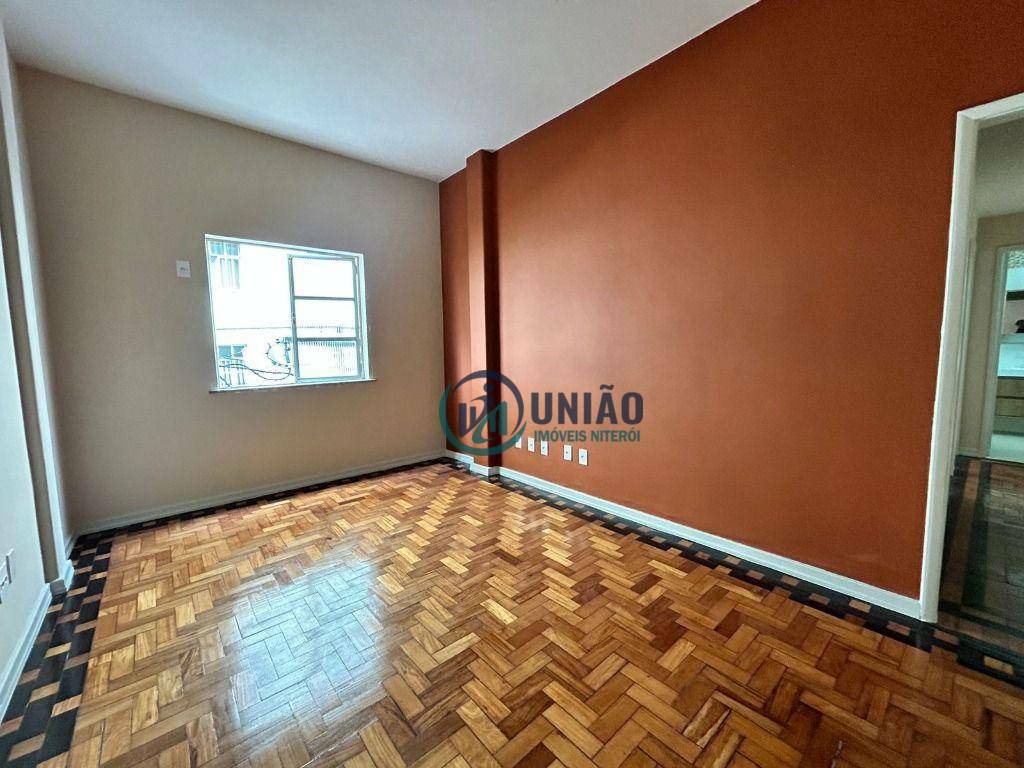 Apartamento à venda com 2 quartos, 80m² - Foto 3