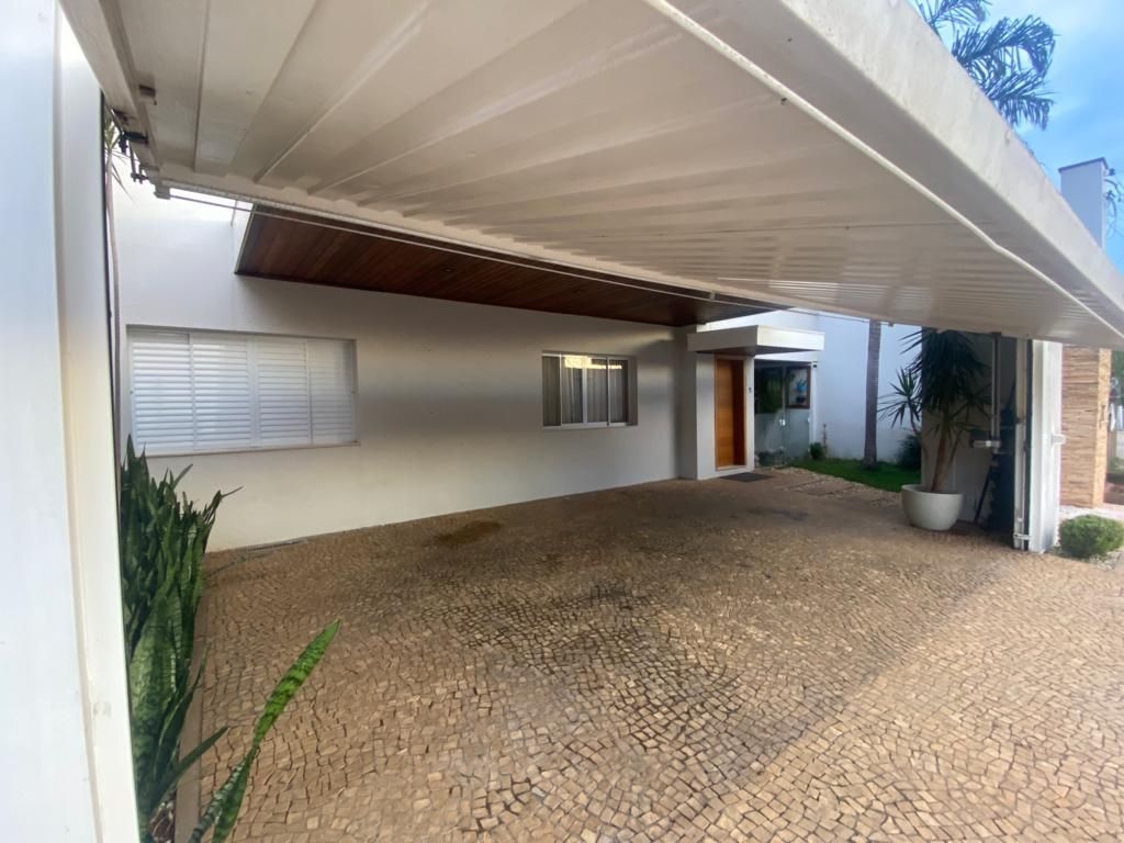 Casa à venda com 4 quartos, 105m² - Foto 1