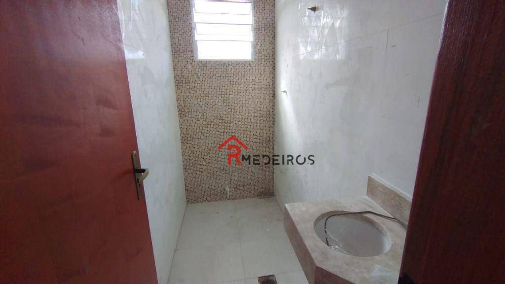 Casa à venda com 2 quartos, 50m² - Foto 14