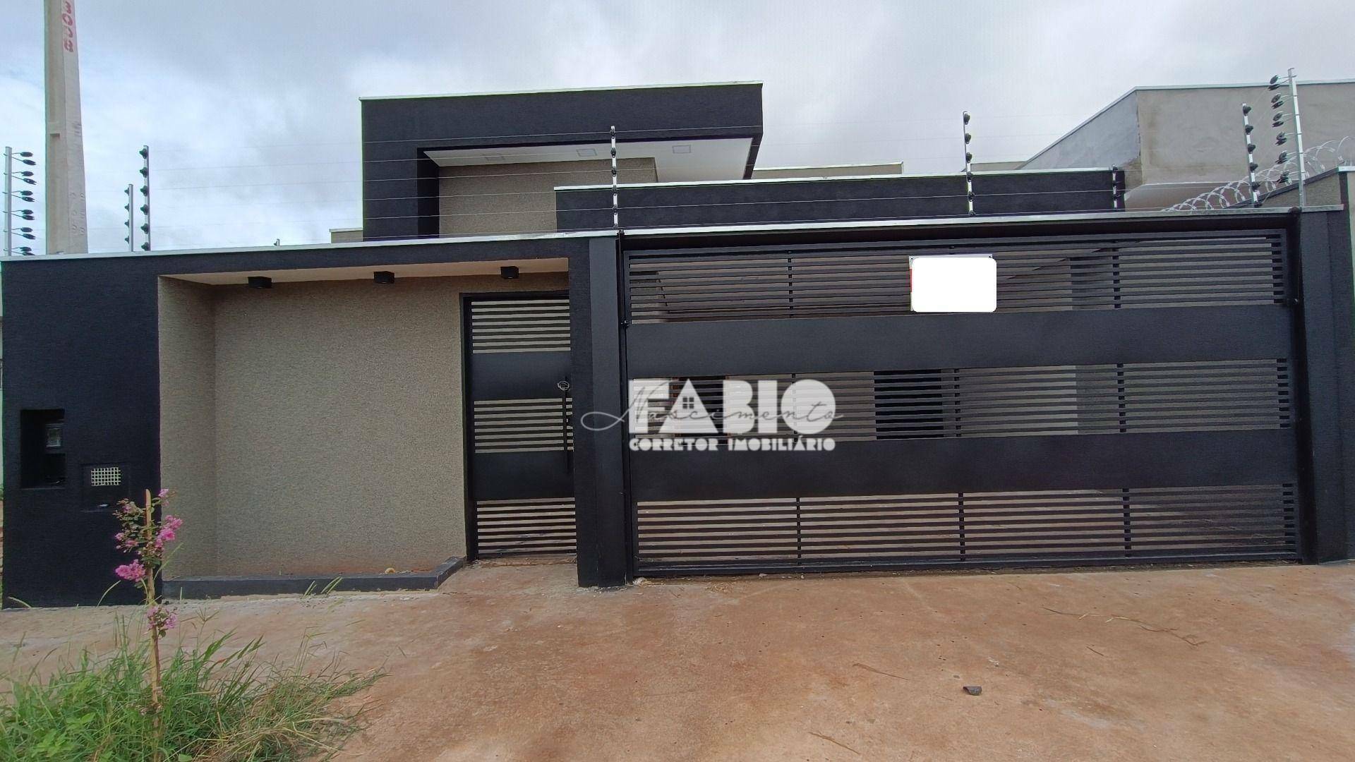 Casa à venda com 3 quartos, 124m² - Foto 1