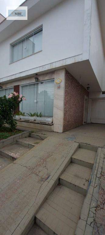 Sobrado, 4 quartos, 328 m² - Foto 1