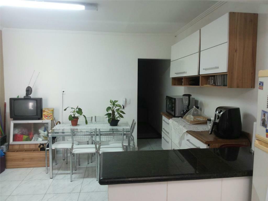 Casa à venda com 3 quartos, 200m² - Foto 11