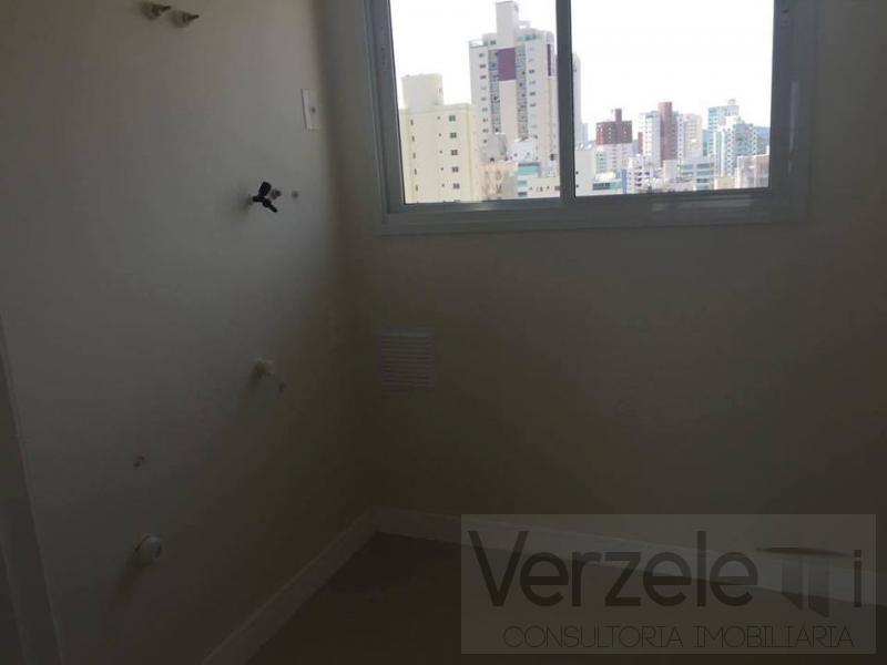 Apartamento à venda com 4 quartos, 140m² - Foto 29