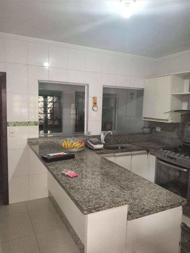 Casa à venda com 3 quartos, 346m² - Foto 17