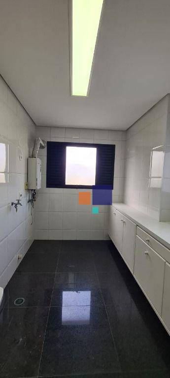 Apartamento para alugar com 4 quartos, 370m² - Foto 29