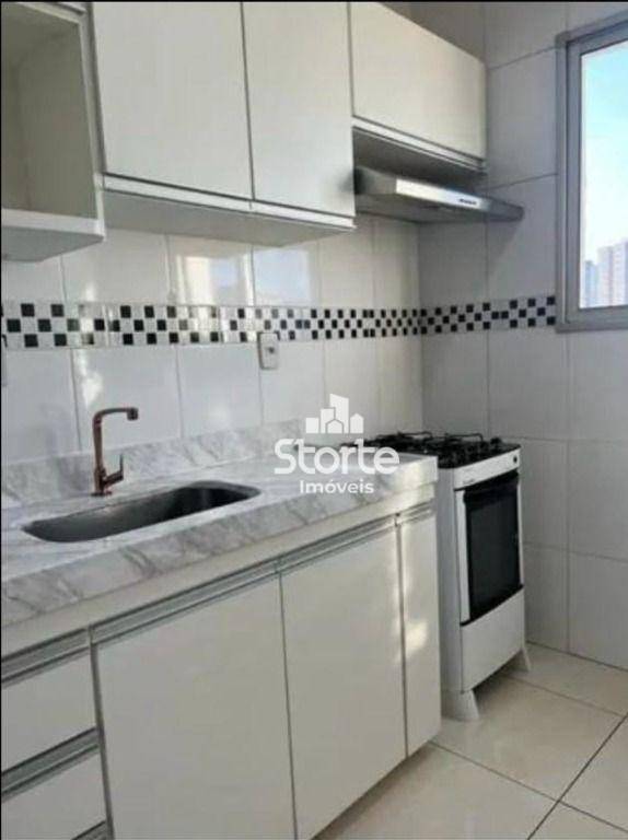 Apartamento à venda com 2 quartos, 64m² - Foto 4