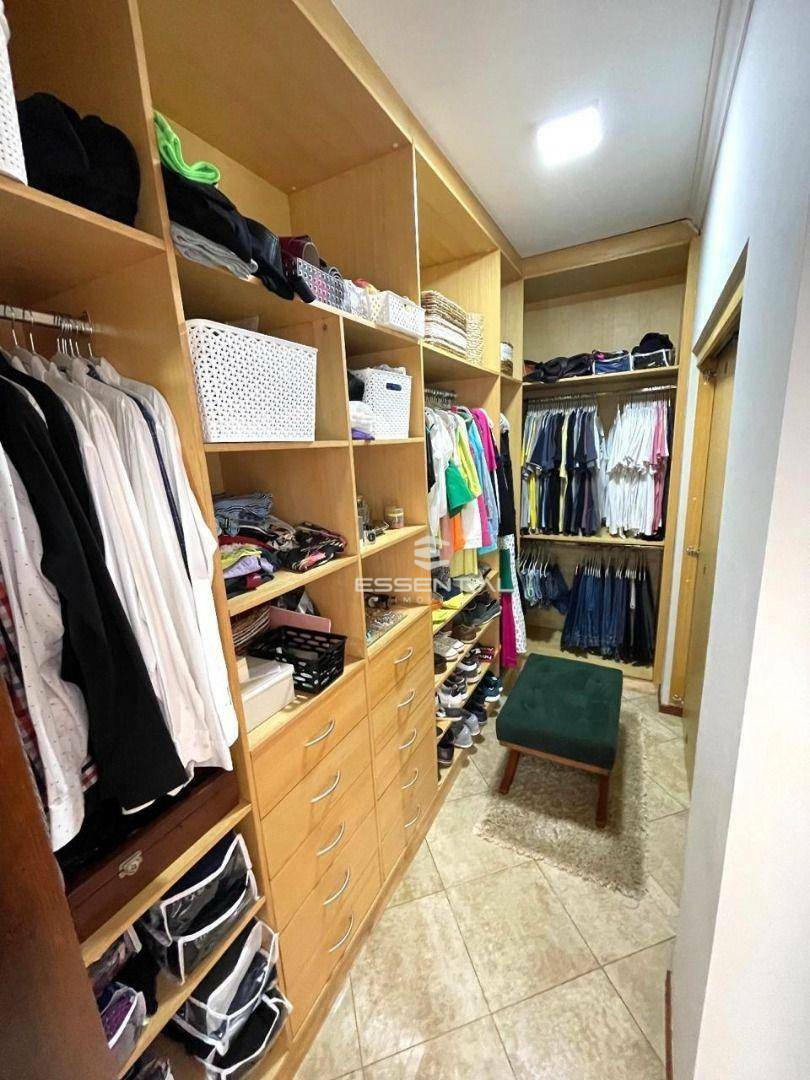 Casa de Condomínio à venda com 5 quartos, 290m² - Foto 4