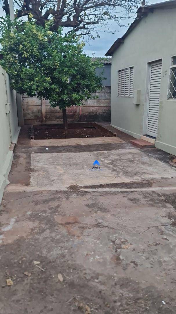 Casa para alugar com 3 quartos, 200M2 - Foto 2