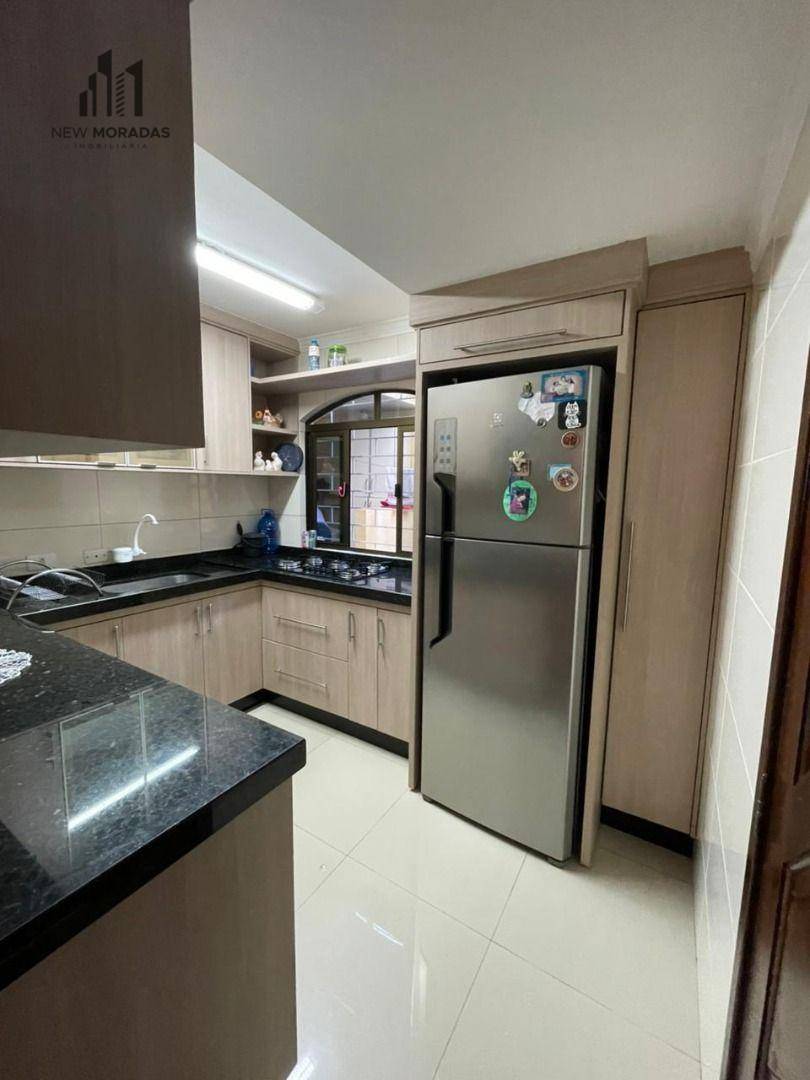 Sobrado à venda com 4 quartos, 235m² - Foto 2