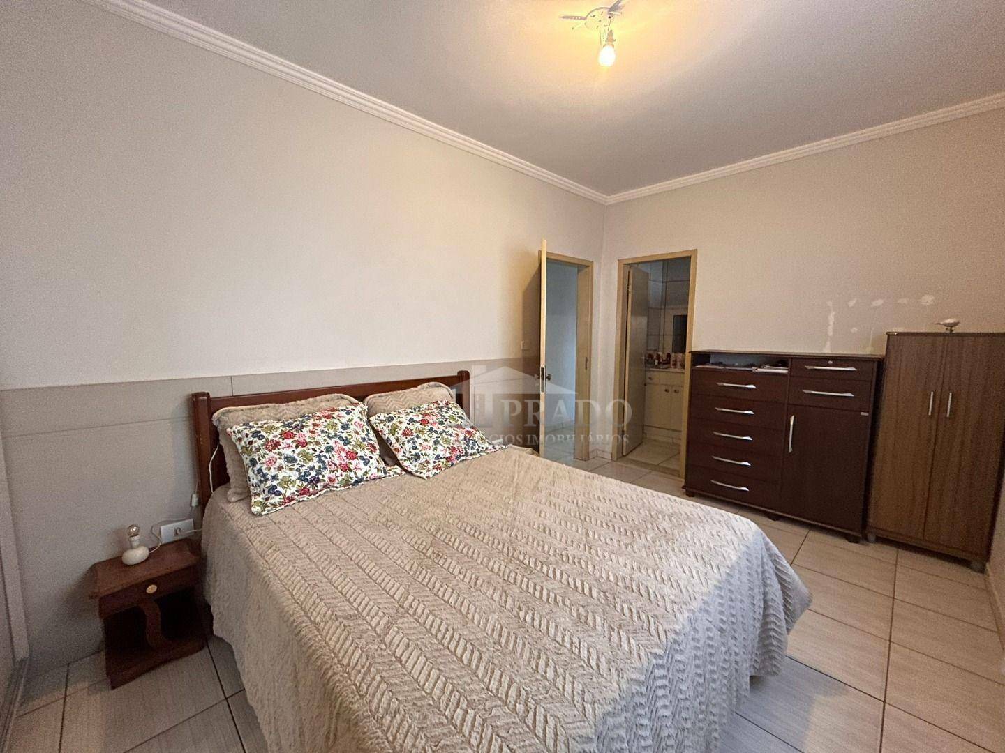 Casa à venda com 3 quartos, 200m² - Foto 14