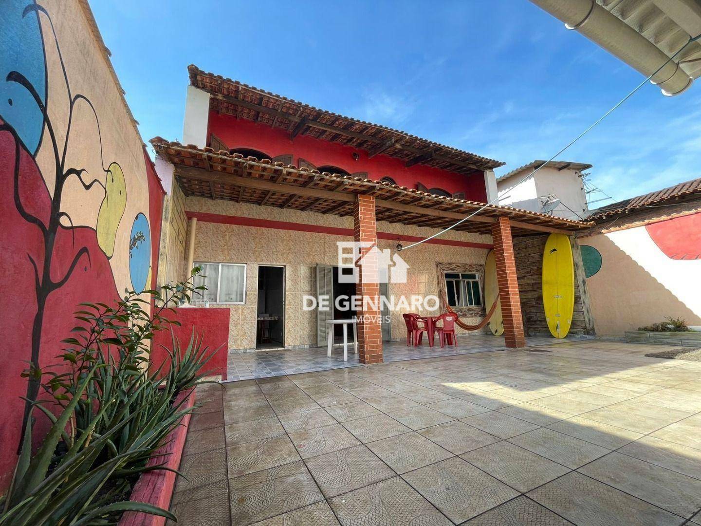 Casa à venda com 4 quartos, 172m² - Foto 1